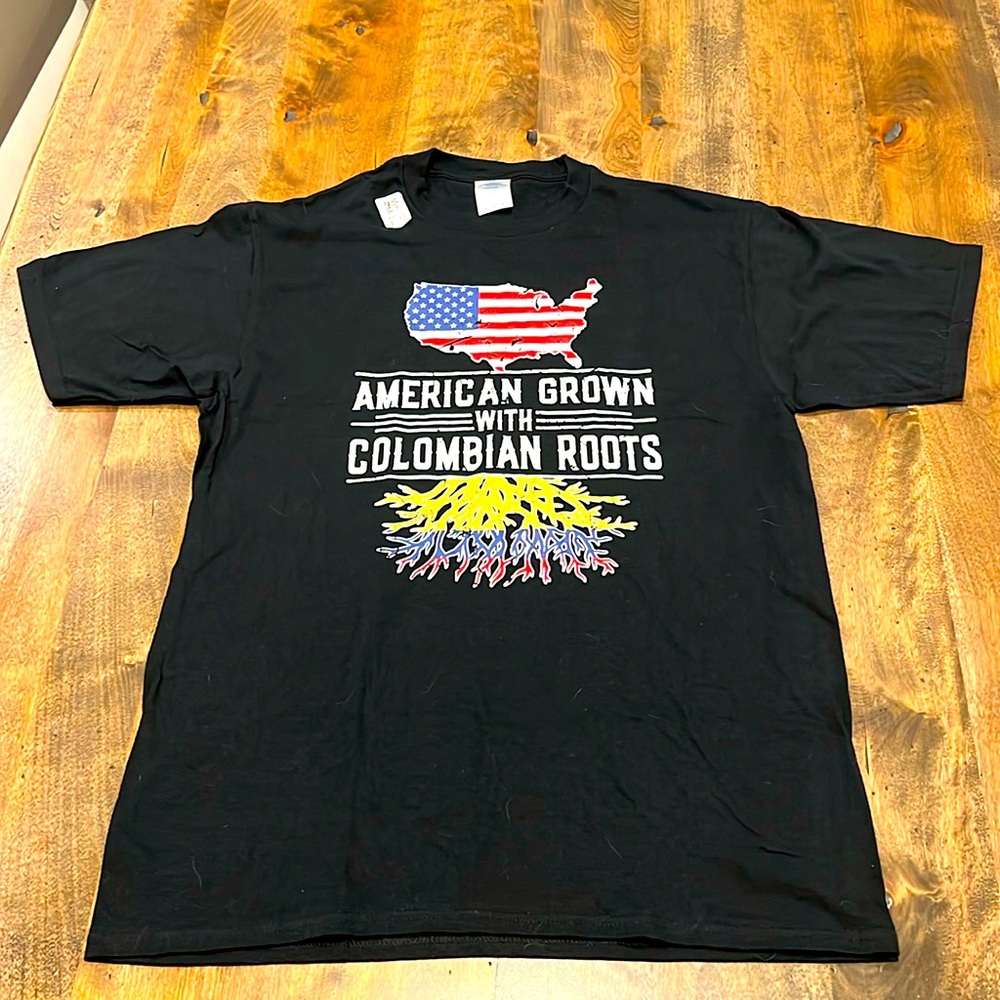 “American Grown With Colombian Roots” 100% cotton, Black, Men’s M T-shirt